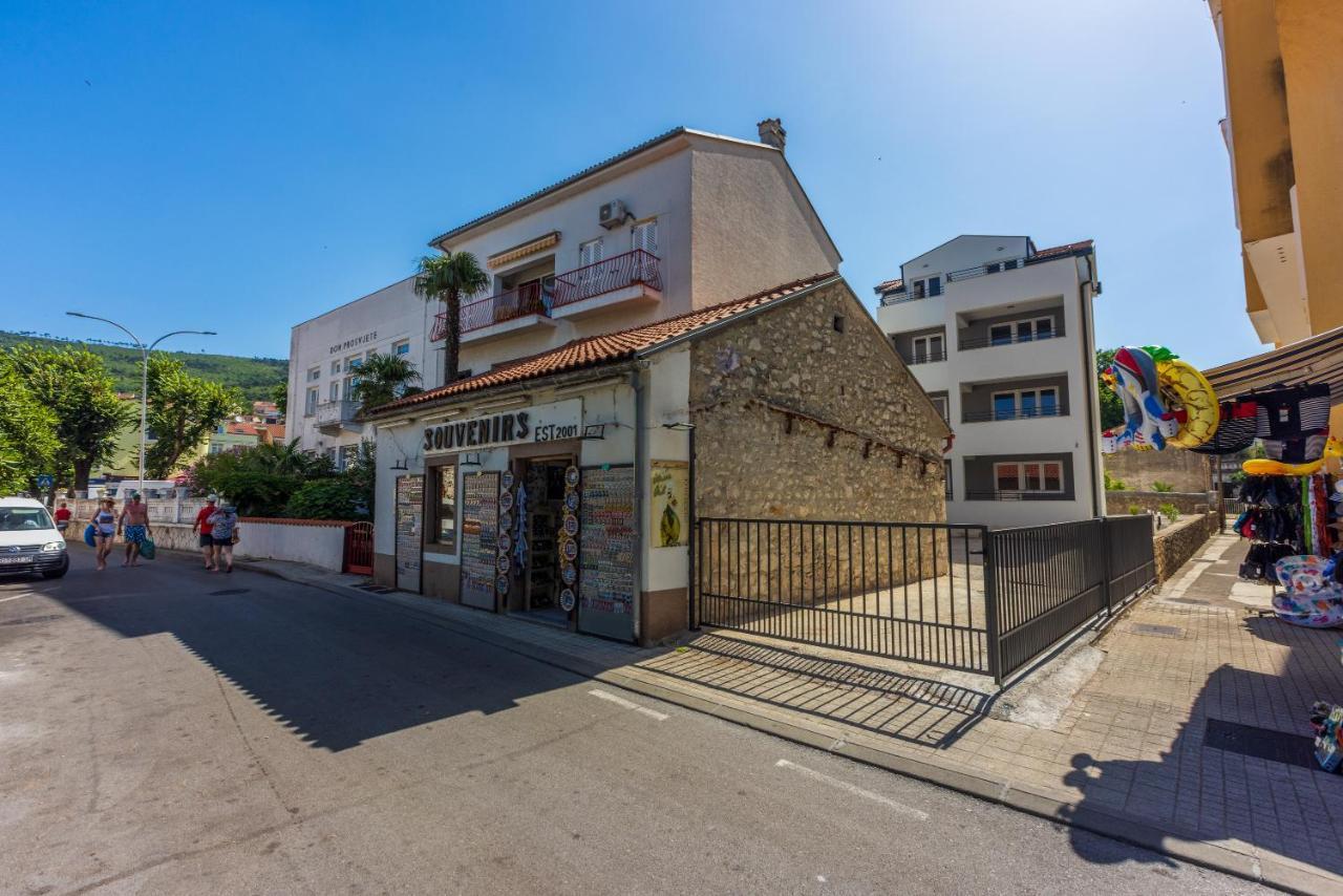 Luxury Apartments Lovorka 1 & 2**** Selce Εξωτερικό φωτογραφία